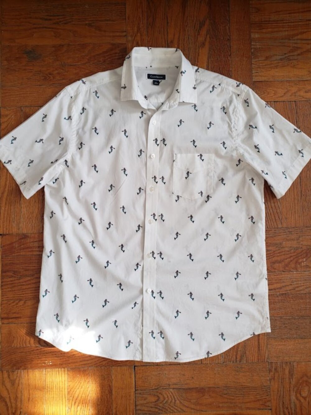 Club Room men's short-sleeve button-up mermaid print shirt size L